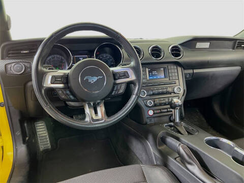 2016 Ford Mustang V6