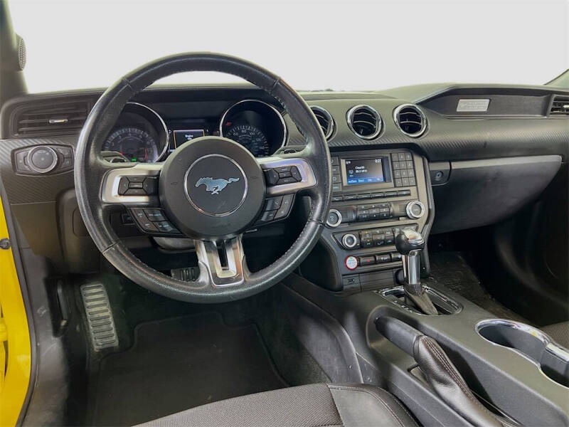 2016 Ford Mustang V6