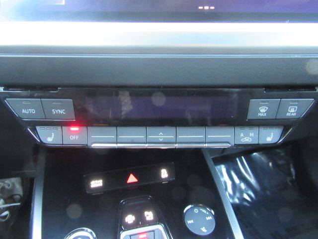 2022 Audi Q4 e-tron quattro Premium Plus 50