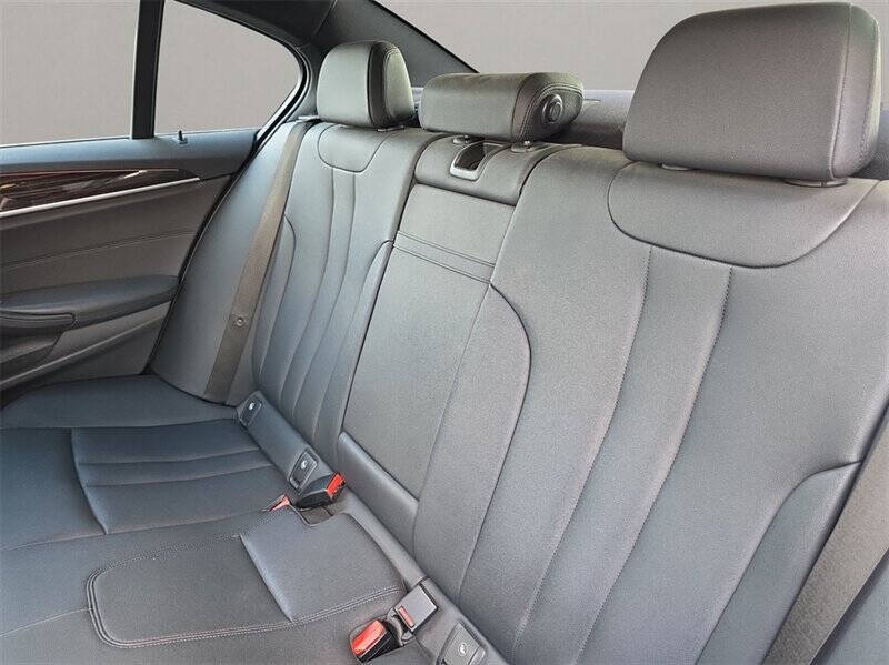 2019 BMW 5 Series 530i