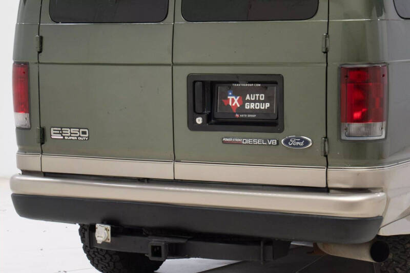 2002 Ford E-Series E-350 SD XLT