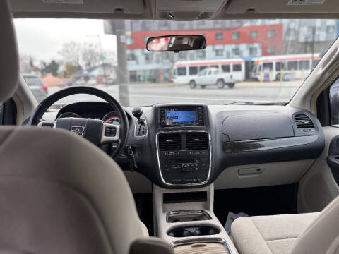 2011 Dodge Grand Caravan Crew