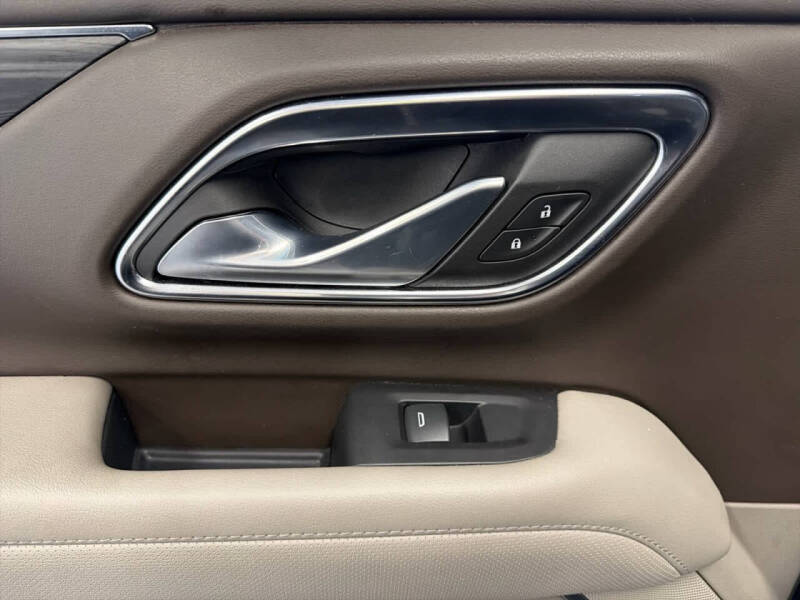 2023 GMC Yukon XL SLT