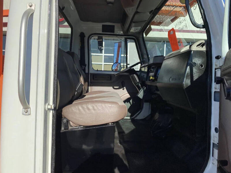 2002 International 4700