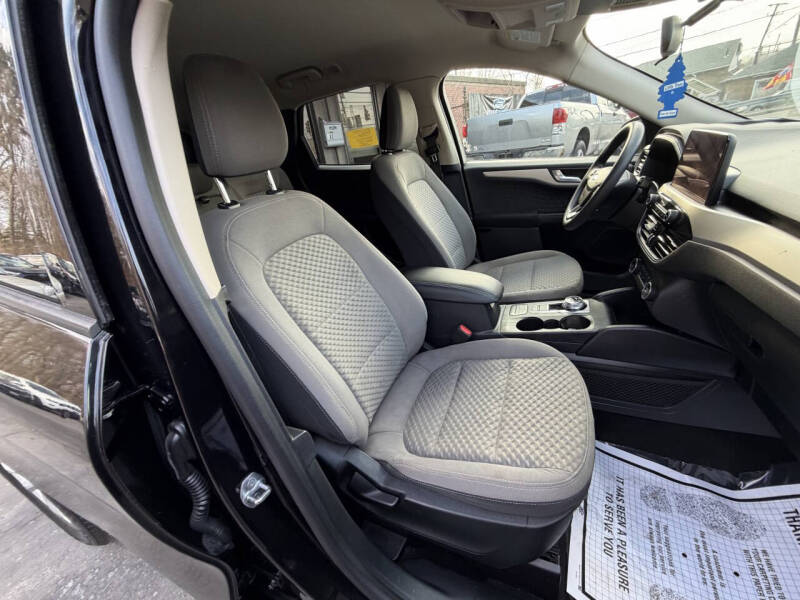 2020 Ford Escape SE