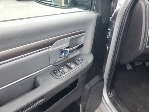 2024 RAM 1500 Classic SLT