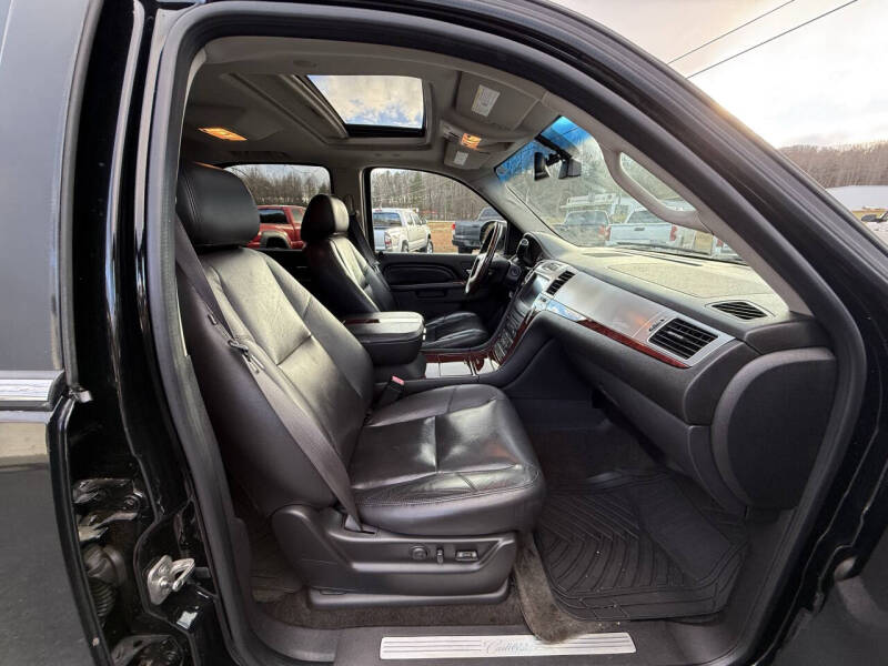 2011 Cadillac Escalade Luxury