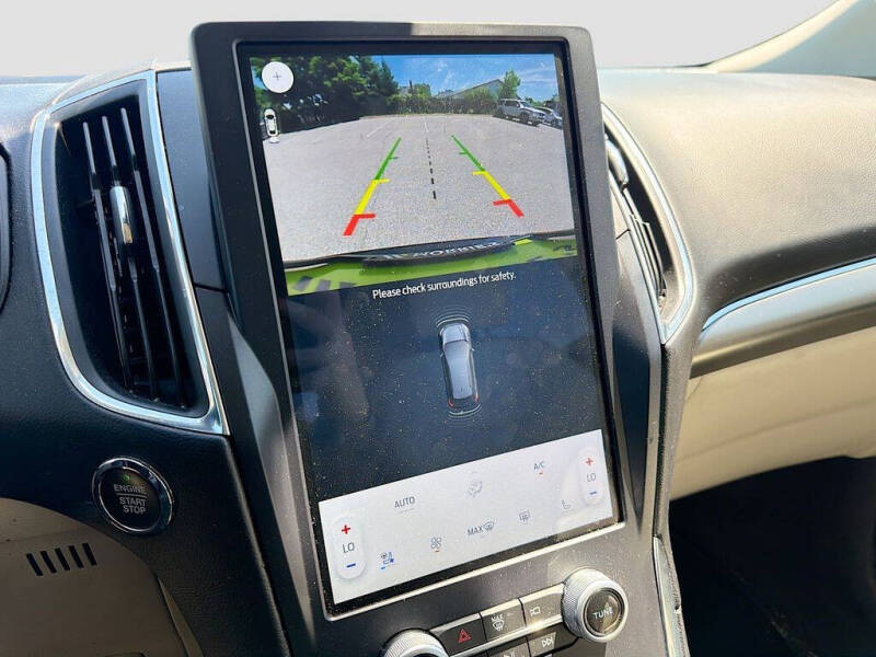 2023 Ford Edge Titanium