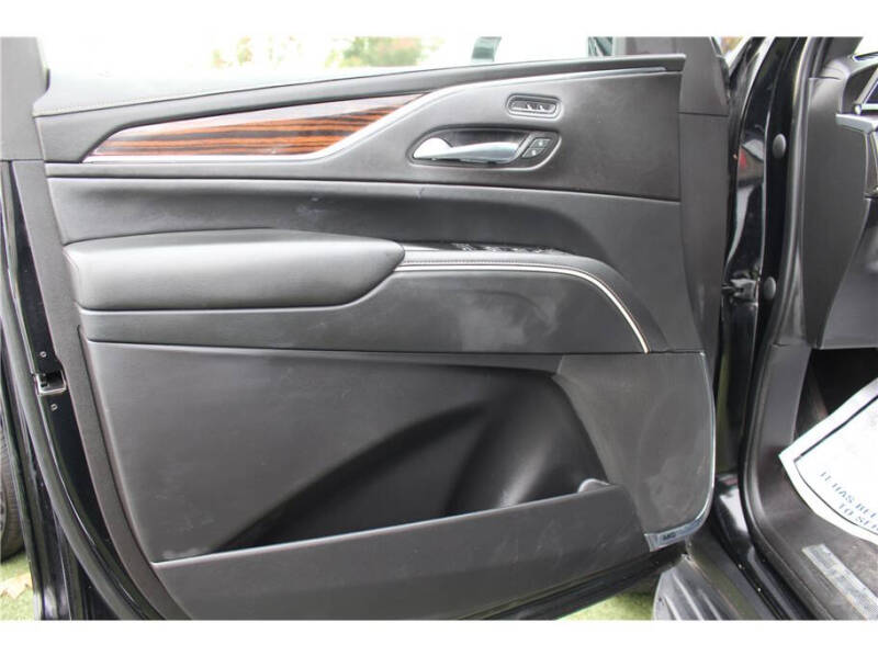 2023 Cadillac Escalade ESV Luxury