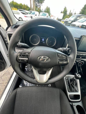 2022 Hyundai Venue SE