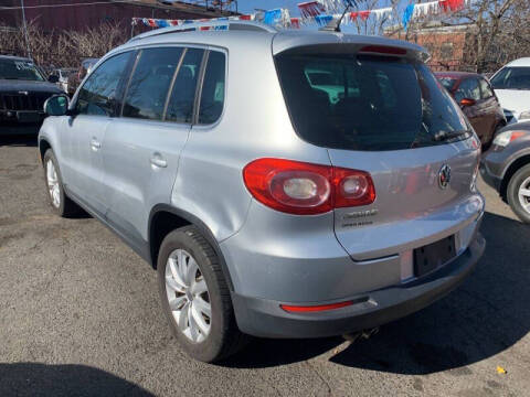 2011 Volkswagen Tiguan SEL 4Motion