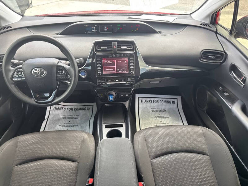 2020 Toyota Prius LE