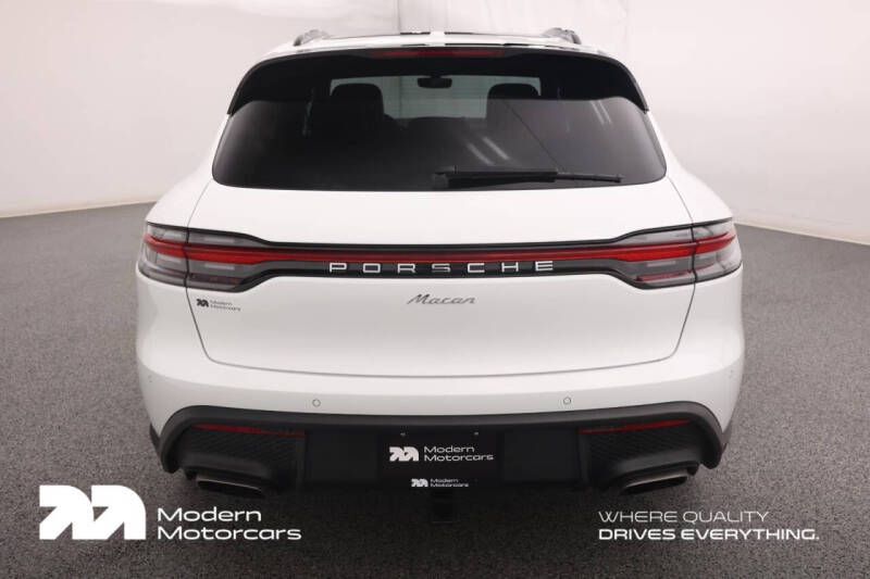 2025 Porsche Macan