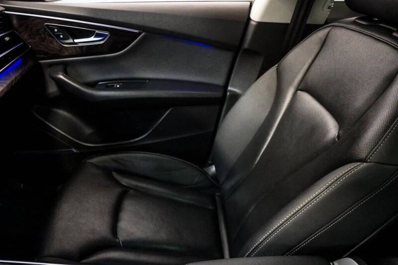 2022 Audi Q8 quattro Premium Plus 55 TFSI