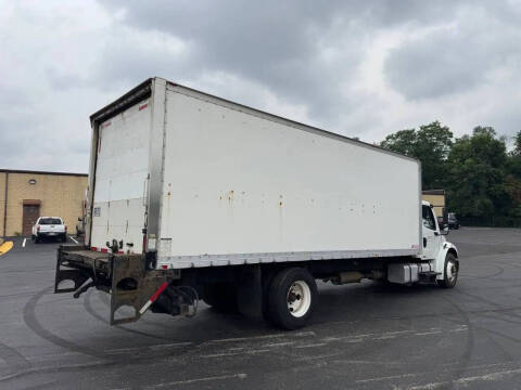 2011 Freightliner M2 106