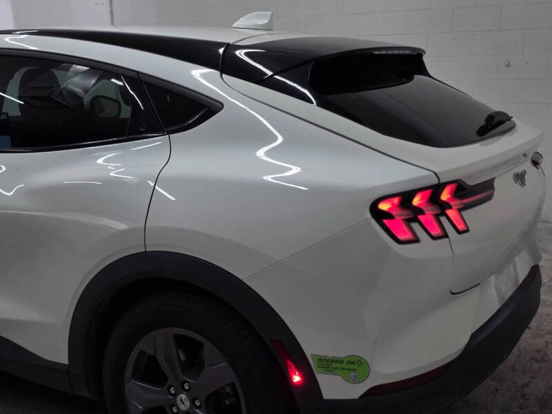 2022 Ford Mustang Mach-E Select