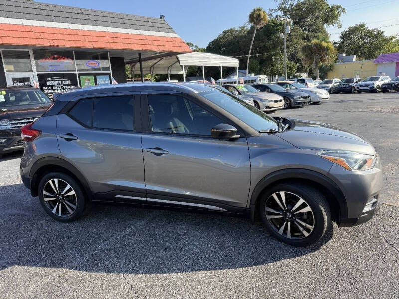 2019 Nissan Kicks SR
