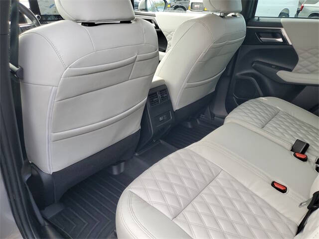 2022 Mitsubishi Outlander SEL