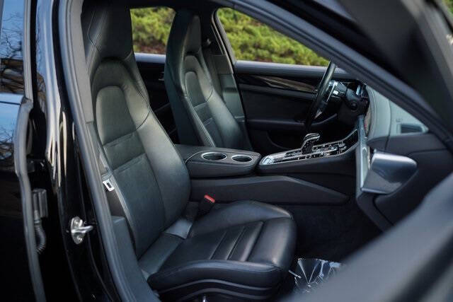 2018 Porsche Panamera 4