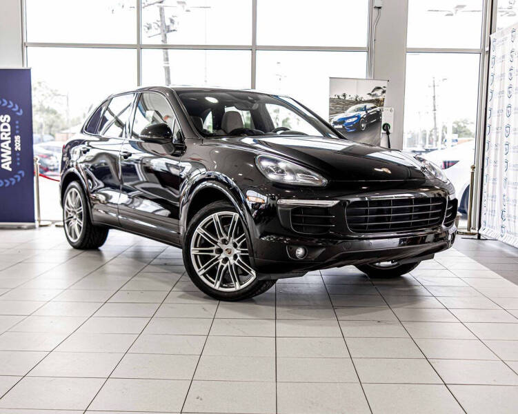 2017 Porsche Cayenne Platinum Edition