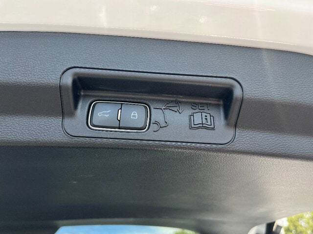 2023 Ford Explorer 26