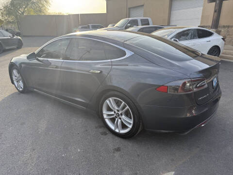 2015 Tesla Model S 85