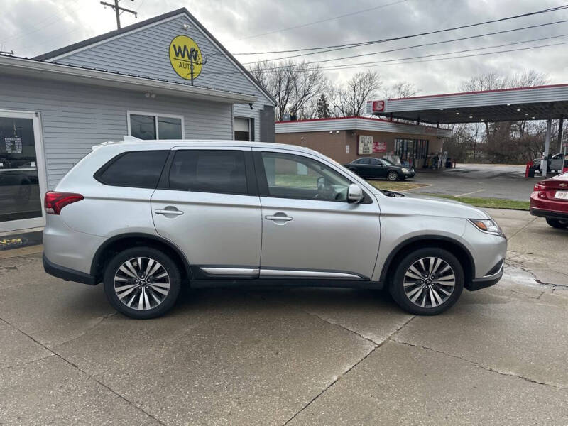 2020 Mitsubishi Outlander SE's photo