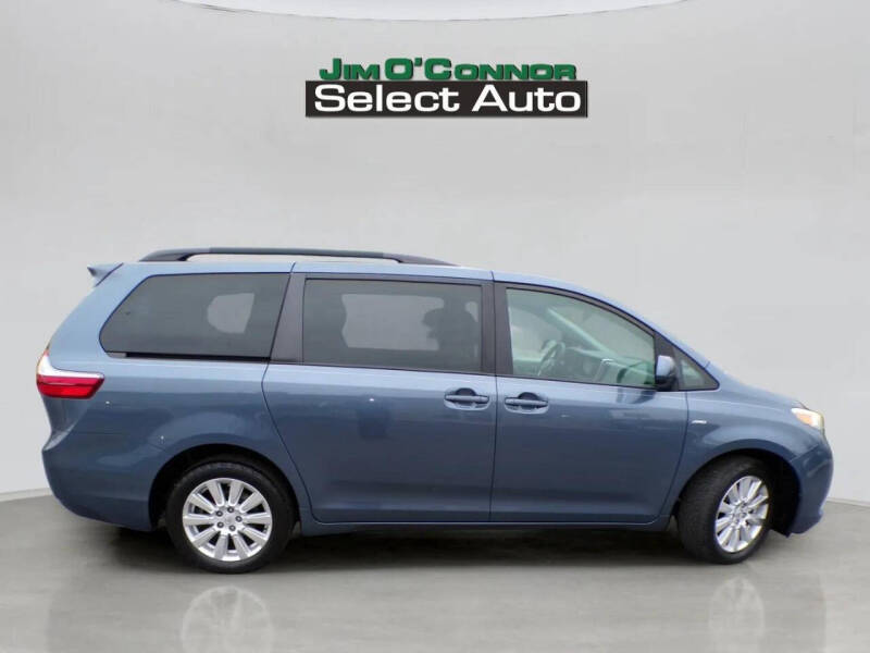 2017 Toyota Sienna LE