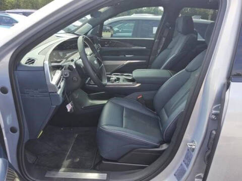 2025 Cadillac Escalade IQ Sport 2