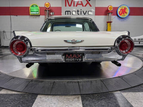 1962 Ford Thunderbird