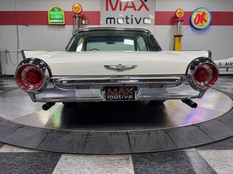 1962 Ford Thunderbird