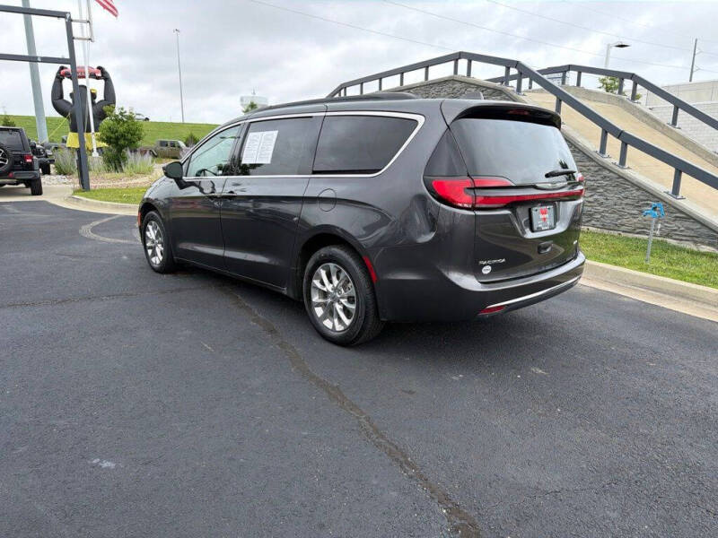 2022 Chrysler Pacifica Touring L
