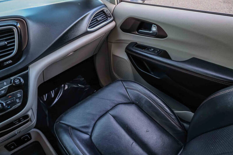 2018 Chrysler Pacifica Touring L