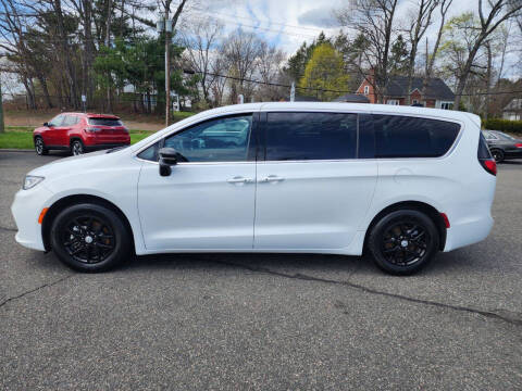 2025 Chrysler Pacifica Select