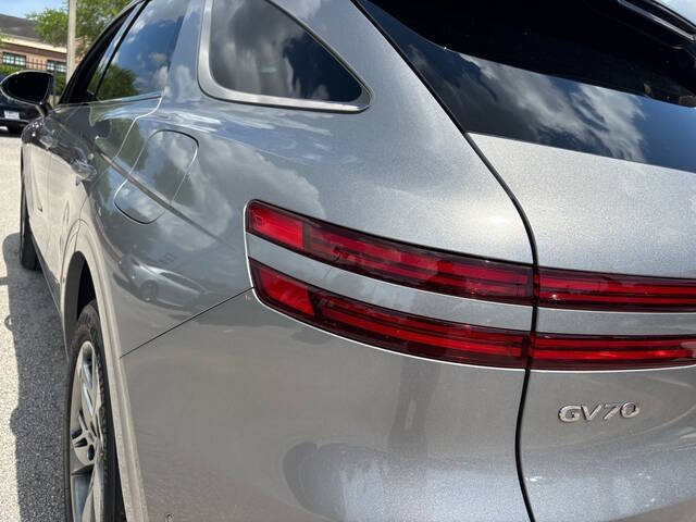 2022 Genesis GV70 12