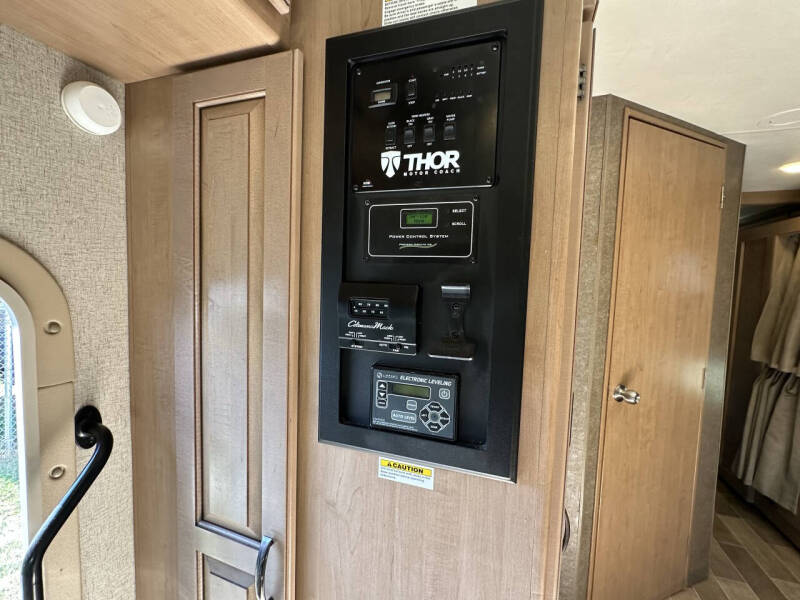 2020 Thor Motor Coach Chateau