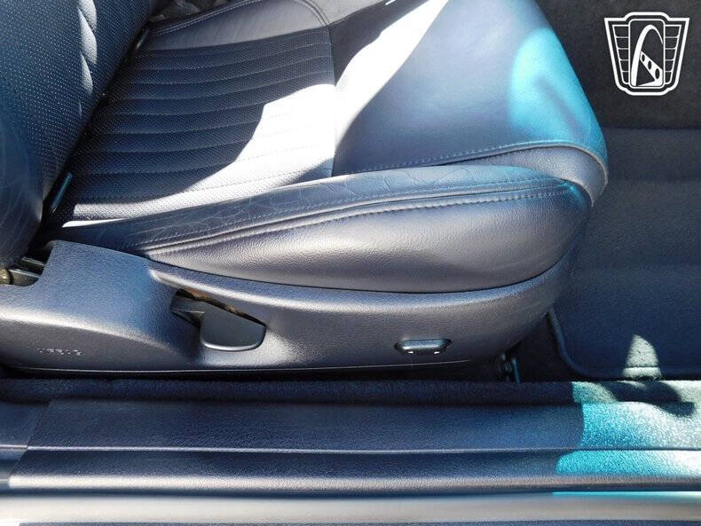 2004 Ford Thunderbird Deluxe