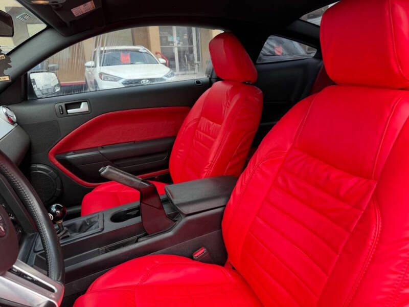2005 Ford Mustang GT Deluxe