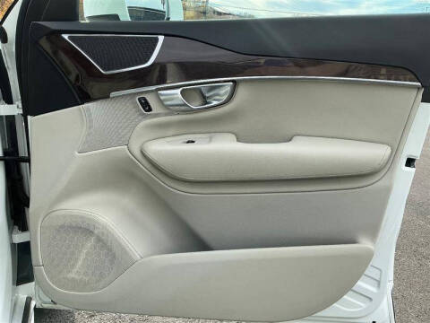 2019 Volvo XC90 T6 Momentum