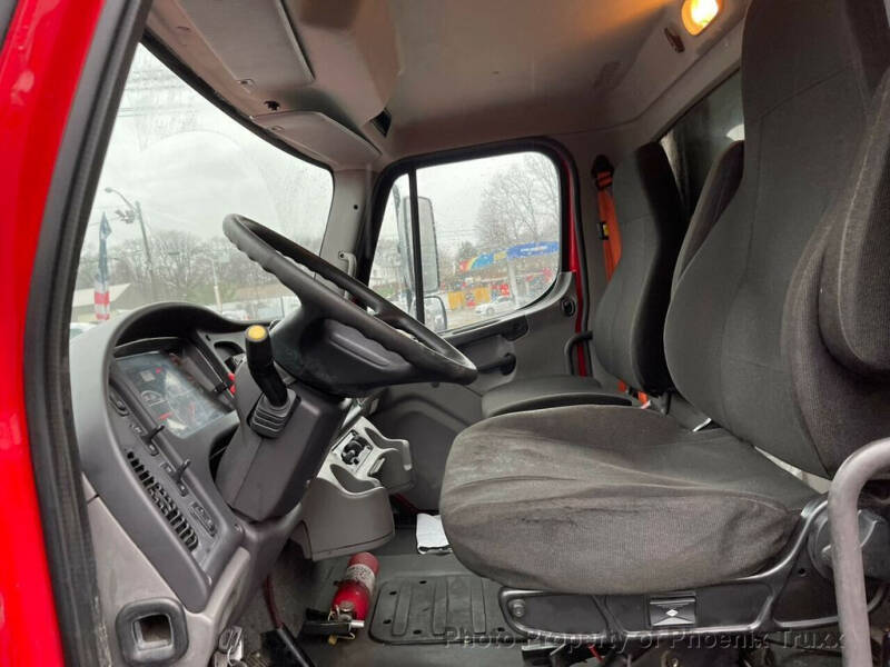 2015 Freightliner M2 106