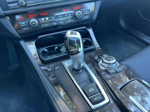 2011 BMW 5 Series 528i