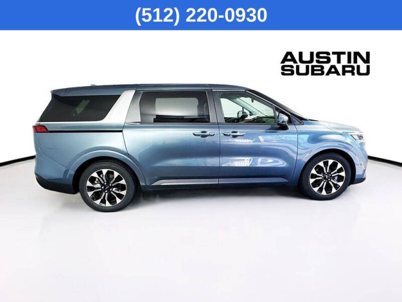 2023 Kia Carnival EX