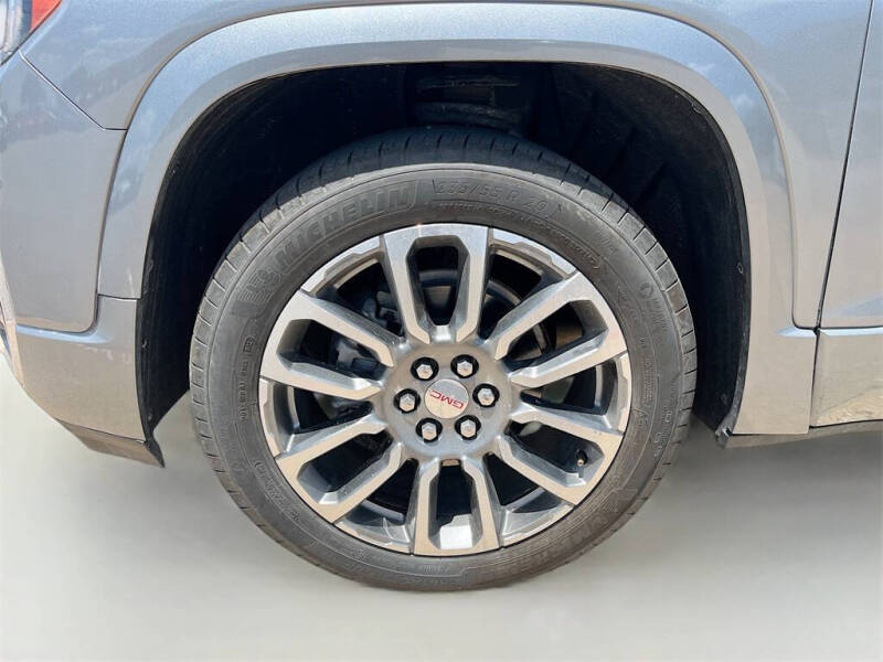 2023 GMC Acadia Denali