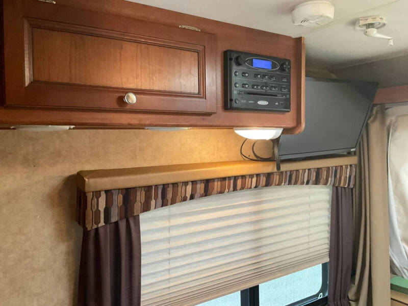 2014 Coleman by Dutchmen Explorer