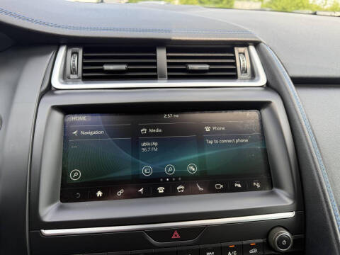 2019 Jaguar E-PACE P300 R-Dynamic SE