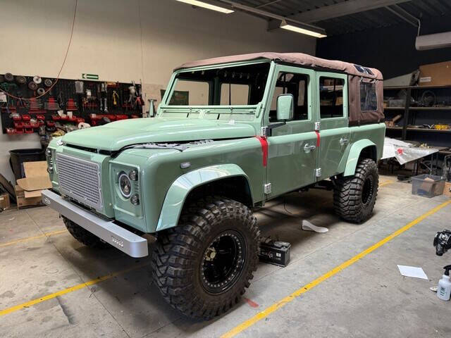 1999 Land Rover Defender 1