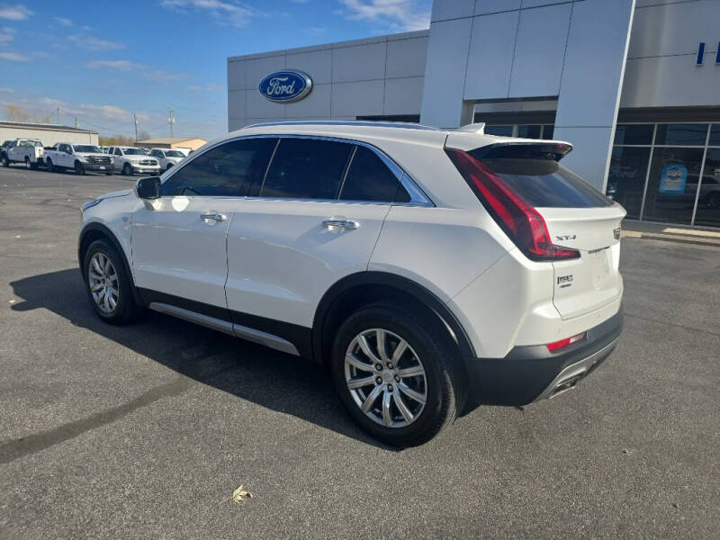 2022 Cadillac XT4 Premium Luxury