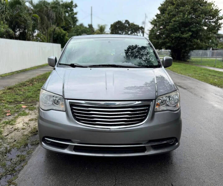 2016 Chrysler Town and Country Touring
