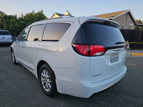 2020 Chrysler Pacifica Touring L