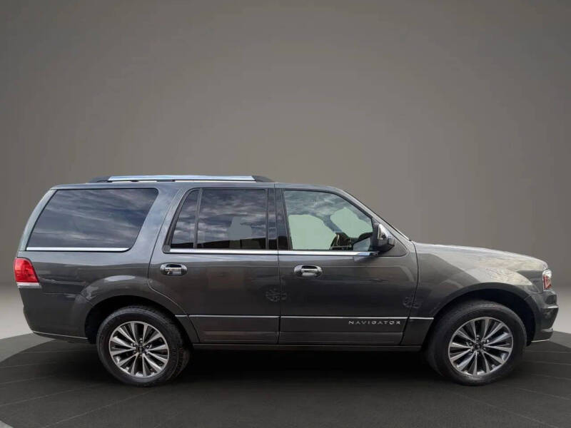 2016 Lincoln Navigator Select
